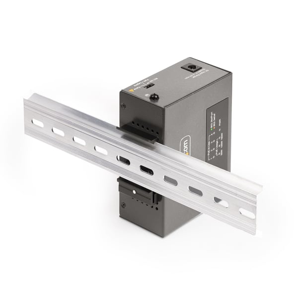 StarTech.com Multi-Gigabit PoE++-injektor med 4 portar, 5/2,5/1G Ethernet (NBASE-T), PoE/PoE+/PoE++ (802.3af/802.3at/802.3bt), 160 Watts effektbudget, monterbar på vägg/DIN-skena, ej hanterad
