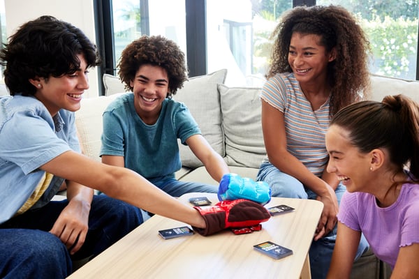 Mattel Games Rock ‘Em Sock ‘Em Robots Fight Cards