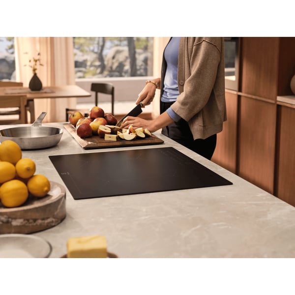 Electrolux EIV83443CT Svart Inbyggd 80 cm Induktionshäll med zon 4 zone(s)