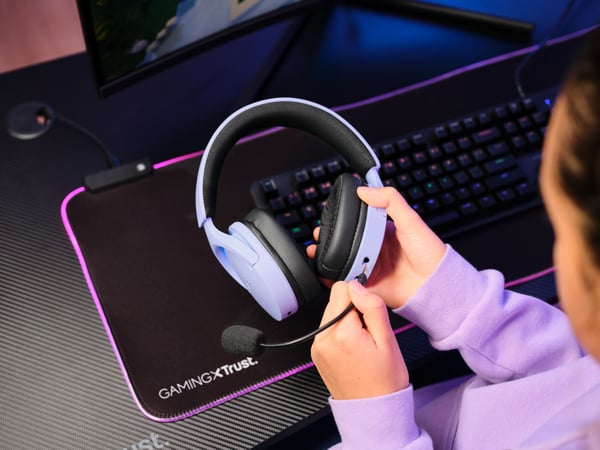 Trust GXT 491P FAYZO Kuulokkeet Langallinen & langaton Pääpanta Pelaaminen USB A-tyyppi Bluetooth Musta, Purppura