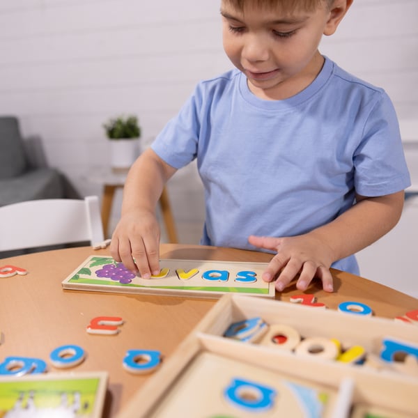 Melissa & Doug See & Spell Formpussel 64 styck Utbildning