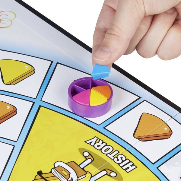 Hasbro Gaming Trivial Pursuit Family Edition Brädspel Frågespel