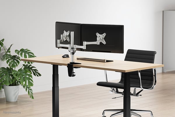 Neomounts FPMA-D1330DSILVER skærmbeslag og -stativer 68,6 cm (27") Skrivebord Sølv