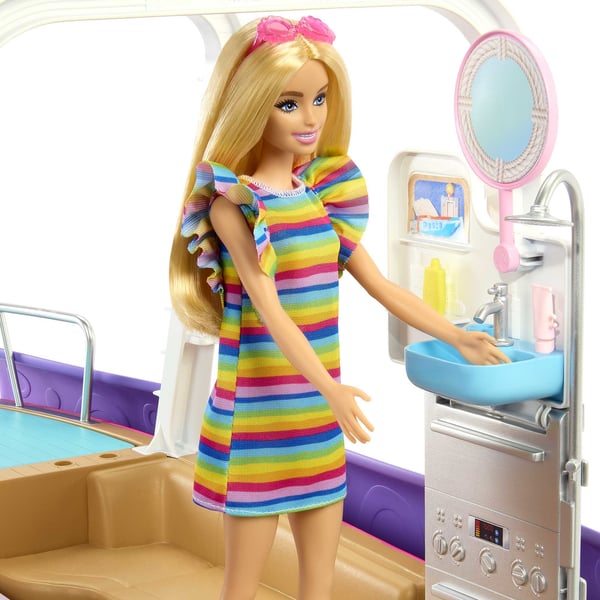 Barbie Dream Boat-lekset med pool, rutschkana och mer än 20 tillbehör