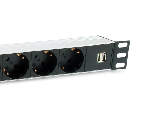 Equip 333315 strømforsyningsenhed (PDU) 7 AC stikkontakt(er) 1U Sort, Sølv
