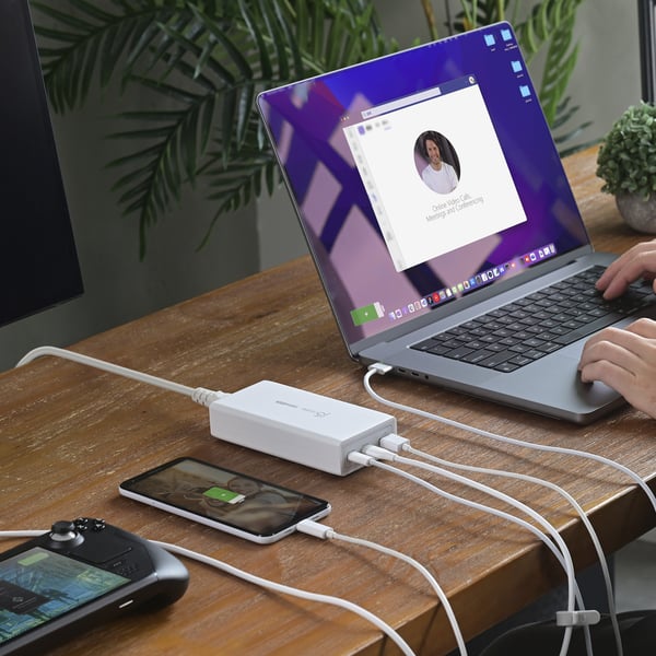 j5create JUP37185W-EN mobiililaitteen laturi Universaali Valkoinen AC Pikalataus Sisätila