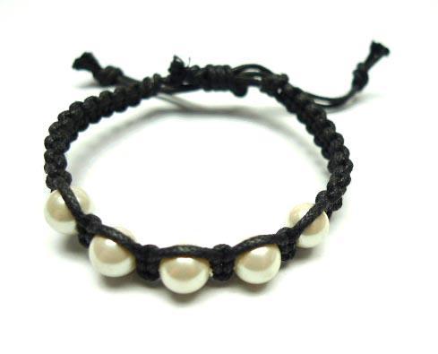 Armband med pärlor