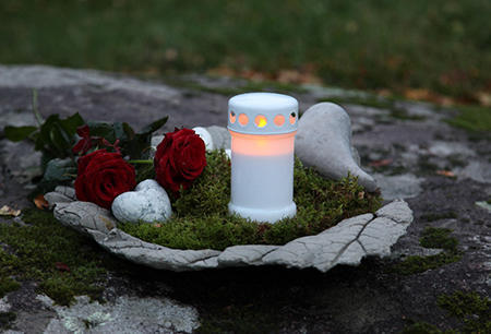 Gravlys Hvid LED med flimrende flamme. 2-pak.