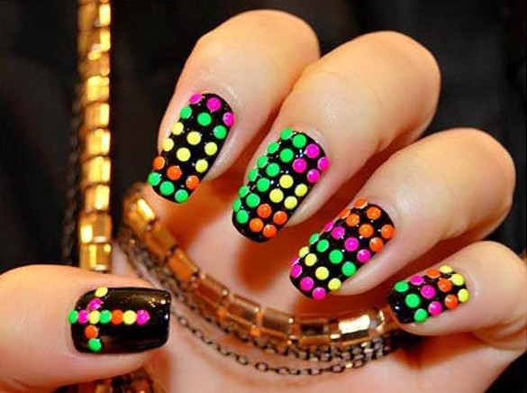 Metalldekorasjoner/nagler neon 3mm rhinestone hjul