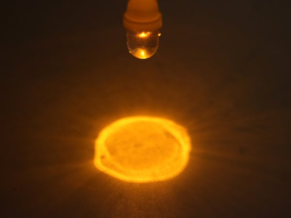 T10 w5w keltaoranssit LED-polttimot yhdellä Flux-sirulla, 12 V DC, 2 kpl pakkaus.