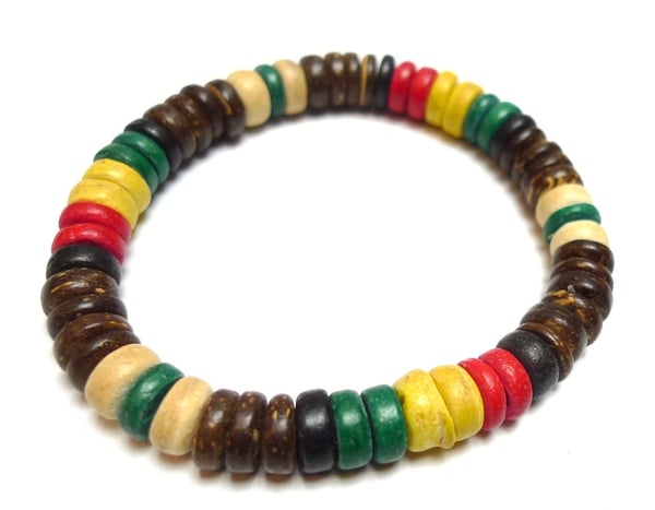 Armband av Cocopärlor