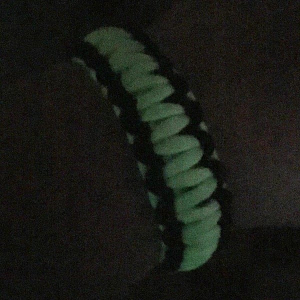 Selvlysende Paracord Armbånd