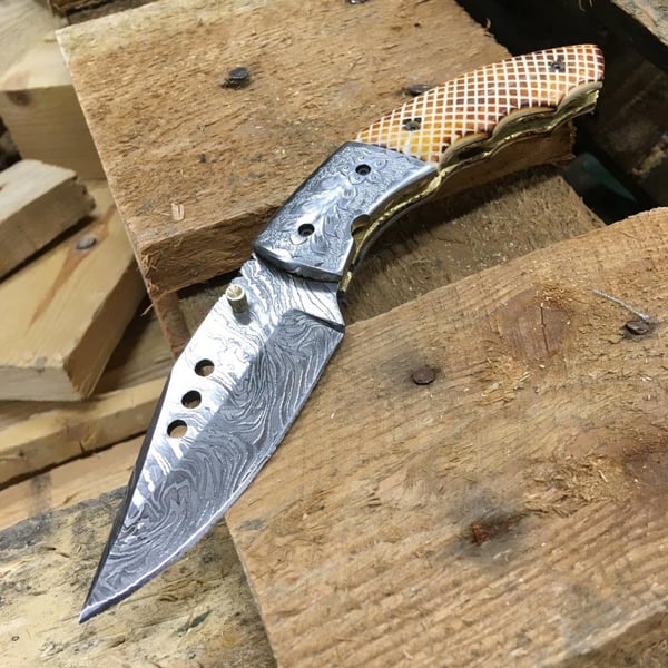 PreMax PX-32 käsintehty damaskiteräksinen taittoveitsi – 352 kerrosta 15N20/1095, HRC 58, terä 93 mm, paksuus 3 mm