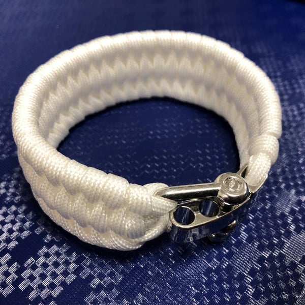 Paracord-rannekoru - Valkoinen