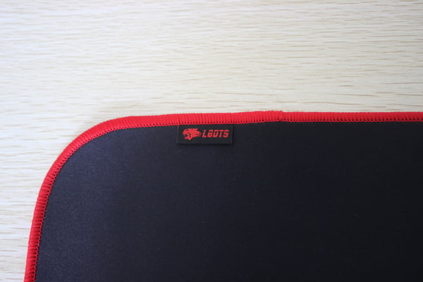 XL Lbots E-urheilunäppäimistön hiirimatto, koko: 73 cm x 33/28 cm