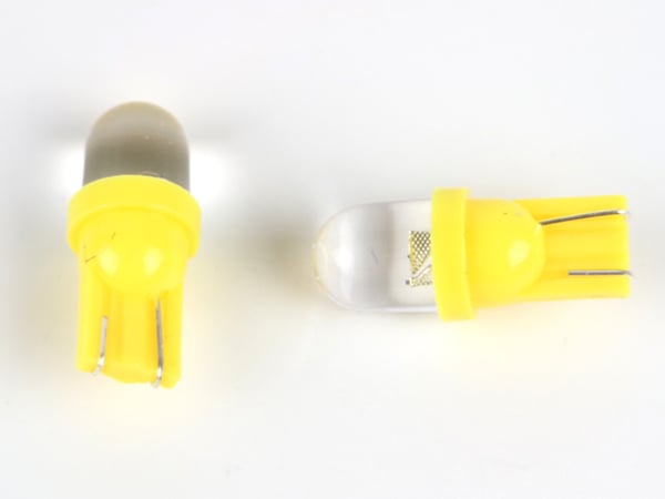 T10 w5w keltaoranssit LED-polttimot yhdellä Flux-sirulla, 12 V DC, 2 kpl pakkaus.