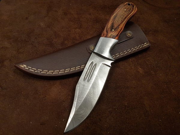 Handgjord Jaktkniv Damascus