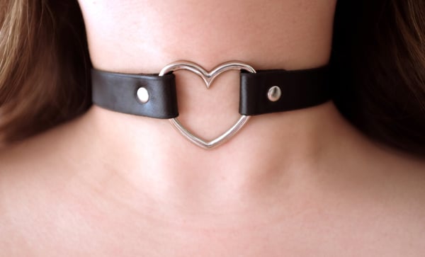 Choker - SVART - Hjärta - Goth  Rock  Punk Rollspel Vegan