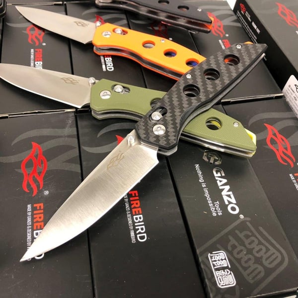 Ganzo FB7621 taittoveitsi 440C-terästä hiilikuitukahvalla ja G-Lock-lukolla – 89 mm 440C drop point -terä, musta hiilikuitukahva