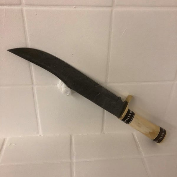 PreMax PX-106 jättimäinen damaskiteräinen Bowie-veitsi 38,5 cm – kokonaispituus 38,5 cm, terän pituus n. 26 cm, paksuus 4 mm