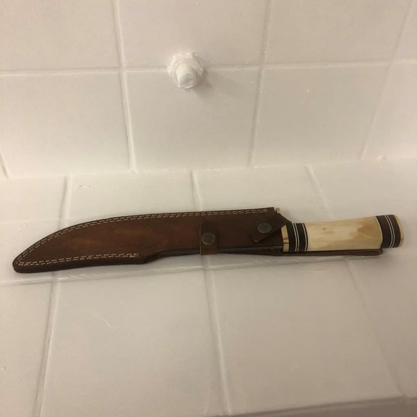 PreMax PX-106 jättimäinen damaskiteräinen Bowie-veitsi 38,5 cm – kokonaispituus 38,5 cm, terän pituus n. 26 cm, paksuus 4 mm