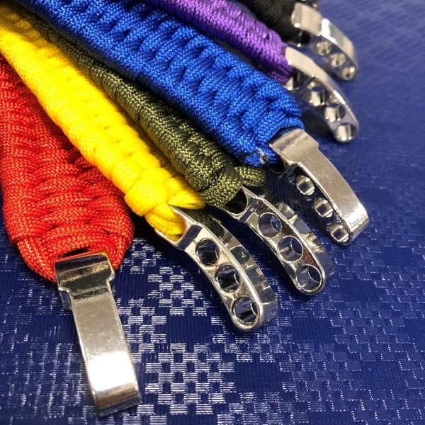 Paracord-rannekoru - Valkoinen