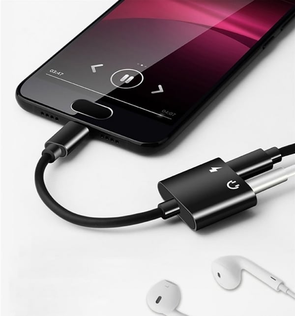 USB-C Adapter / Splitter USB-C & AUX port