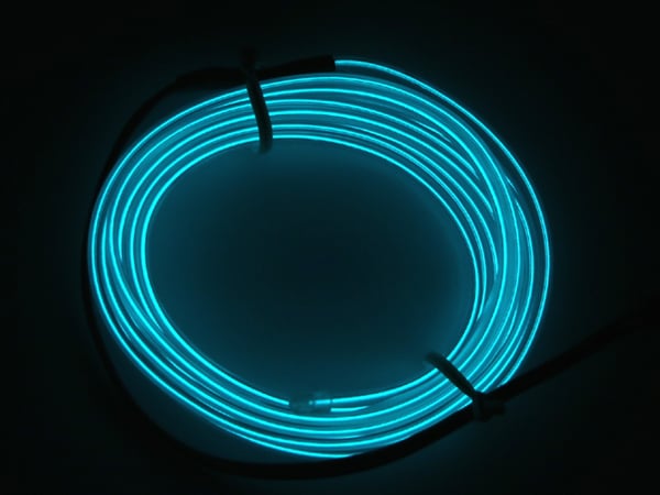 Glowstrip 100cm Isblå ger behaglig glödande effekt som neon
