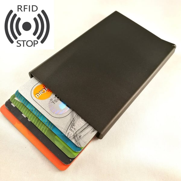 Smart kortholder skyver frem 5 kort - RFID-sikker