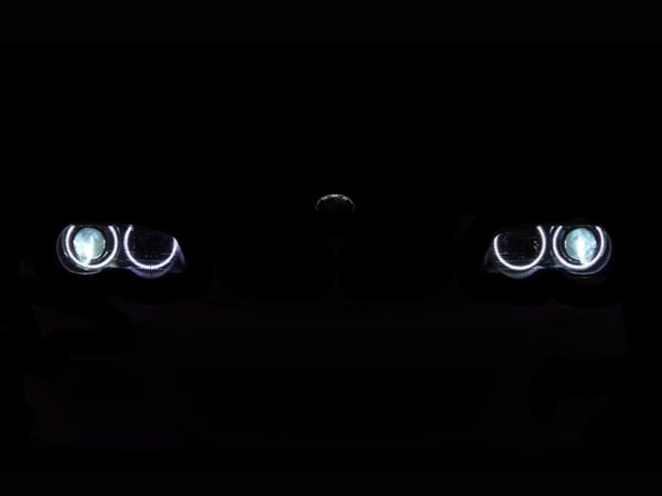 Angel Eyes LED-valot BMW E90 E91:lle alkuperäisellä Xenonilla
