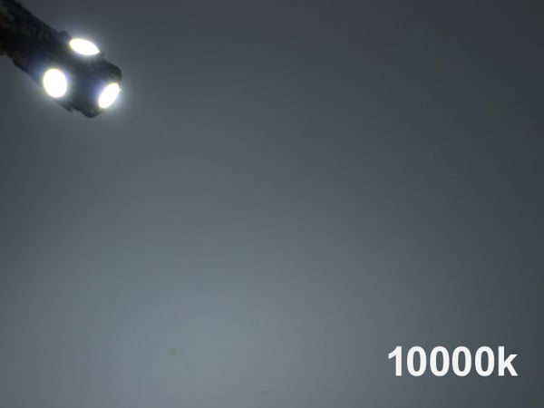 T10 w5w LED-polttimo, jossa 5 kpl 5050SMD-sirua, 10000K tyyli, 4 kpl pakkaus.