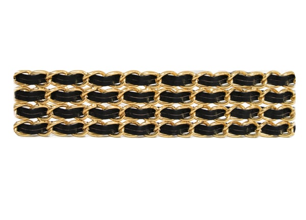 Svart 40mm damskärp med gulddetaljerad kedja