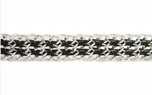 Svart 30mm damskärp med kromad kedja