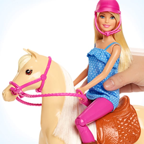 Barbie-nukke hevosella
