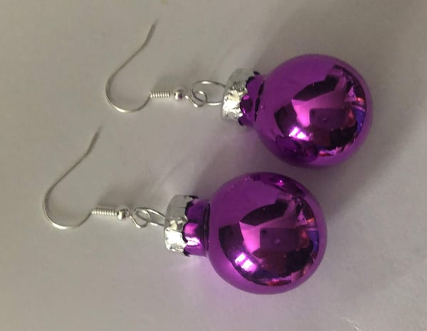 Silver Örhängen till Jul / Christmas - Lila Blanka Julkulor