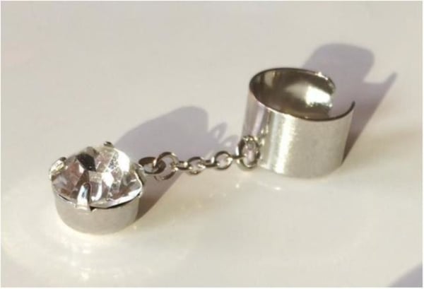 Silver Earcuff Ear Cuff Örhänge med Kedja & Vit Rhinestone