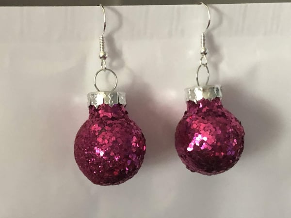 Silver Örhängen till Jul / Christmas - Cerise Glittriga Julkulor