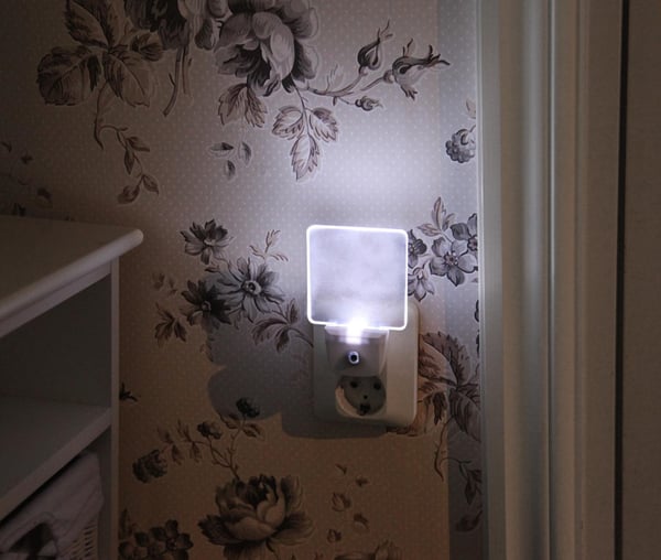 LED-natlampe med skumringssensor
