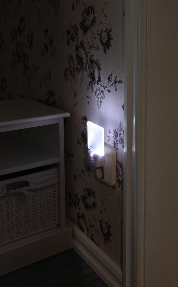 LED-natlampe med skumringssensor
