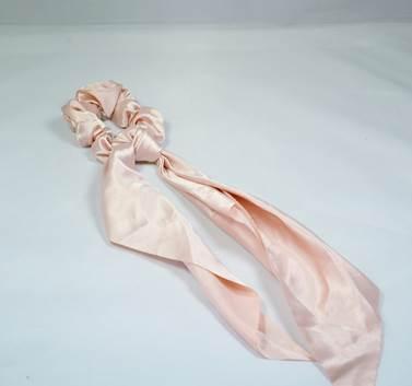 Busy Lizzie Scrunchie med bånd, Silk Creme