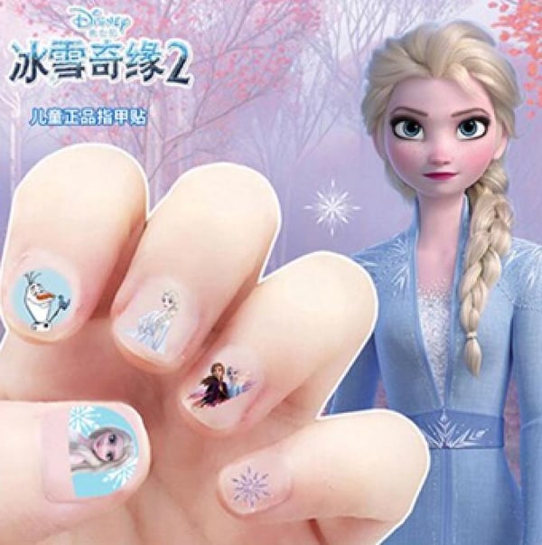 Spikerklistremerker - Disney-prinsesser lager sminke - Frozen elsa