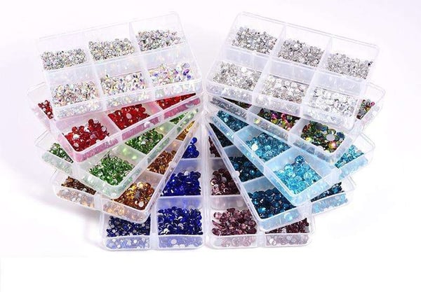 6 stk Rhinestone i forskjellige størrelser - Zirkon - Negledekorasjoner