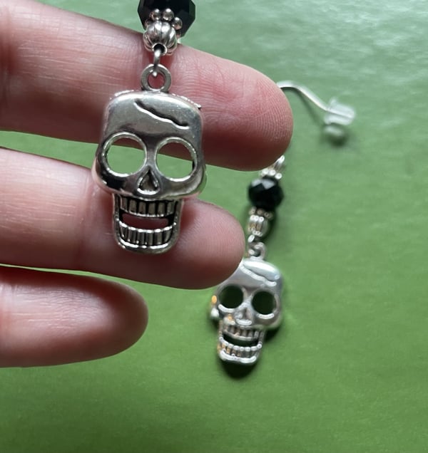 Örhängen Dödskalle Silver Skull Halloween Svart Rostfri Krok
