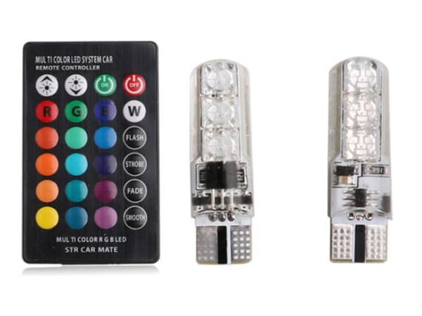 T10 w5w RBG kaukosäätimellä. LED-polttimot, 2 kpl, 12 V DC, pimp-tyylinen.