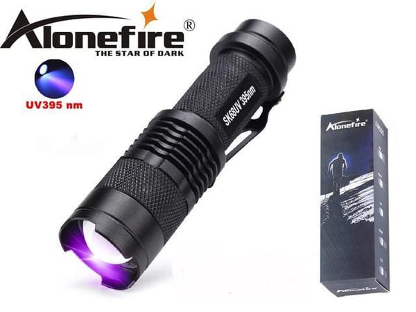 ED UV 395 nm taskulamppu 3W XP-E Q5 LED-siru + Zoom. ED UV 395 nm taskulamppu 3W XP-E Q5 LED-siru + Zoom.