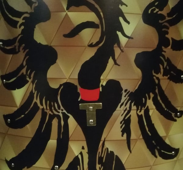 Puinen keskiaikainen otsikko Heraldic Eagle Shield SWE141
