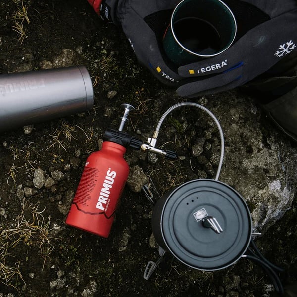 PRIMUS FUEL BOTTLE RED 0.6L, Primus bränsleflaska 0.6L barnsäker kork
