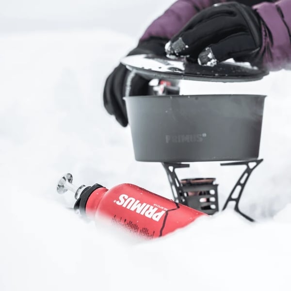 PRIMUS FUEL BOTTLE RED 0.6L, Primus bränsleflaska 0.6L barnsäker kork
