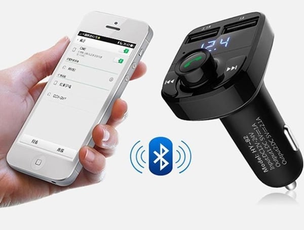 FM-lähetin X88A Bluetoothilla ja handsfreellä Musta