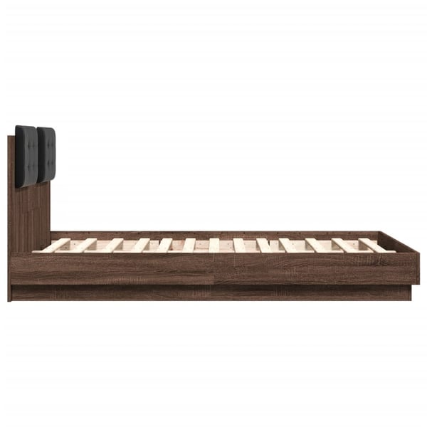 vidaXL Sengeramme med hodegavl og LED-lys brun eik 120x190 cm